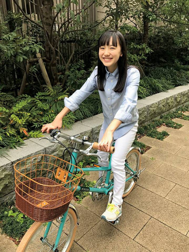 Mana-chan, cô bé đang gây sốt với clip quên người yêu cũ đi, vì vẫn còn 3 tỷ 50 triệu đàn ông trên thế giới là ai? Mana-chan, cô bé đang gây sốt với clip quên người yêu cũ đi, vì vẫn còn 3 tỷ 50 triệu đàn ông trên thế giới là ai?